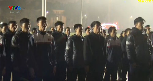 Thủ tướng đón U23: Chưa bao giờ tôi đợi lâu mà vui như thế